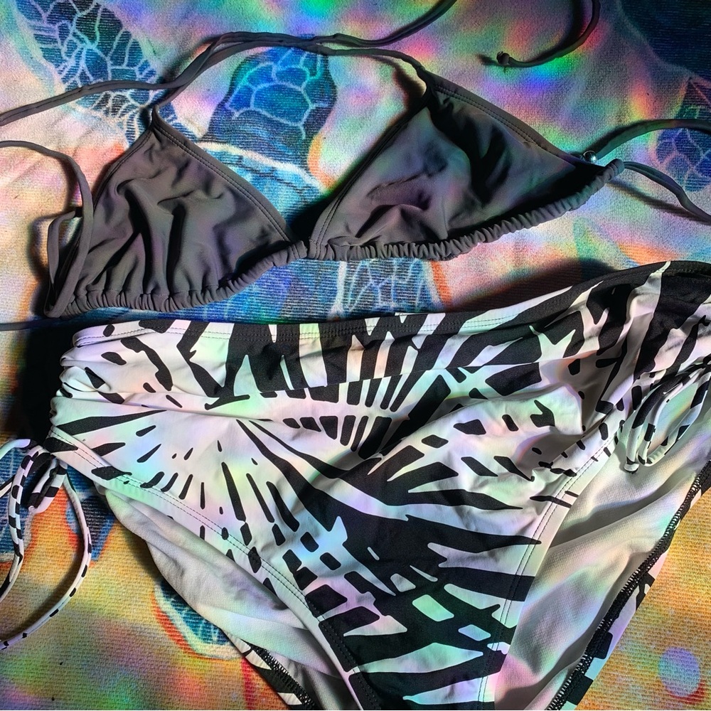 Black Triangle Bikini Top with Black & White Patterned Bottom